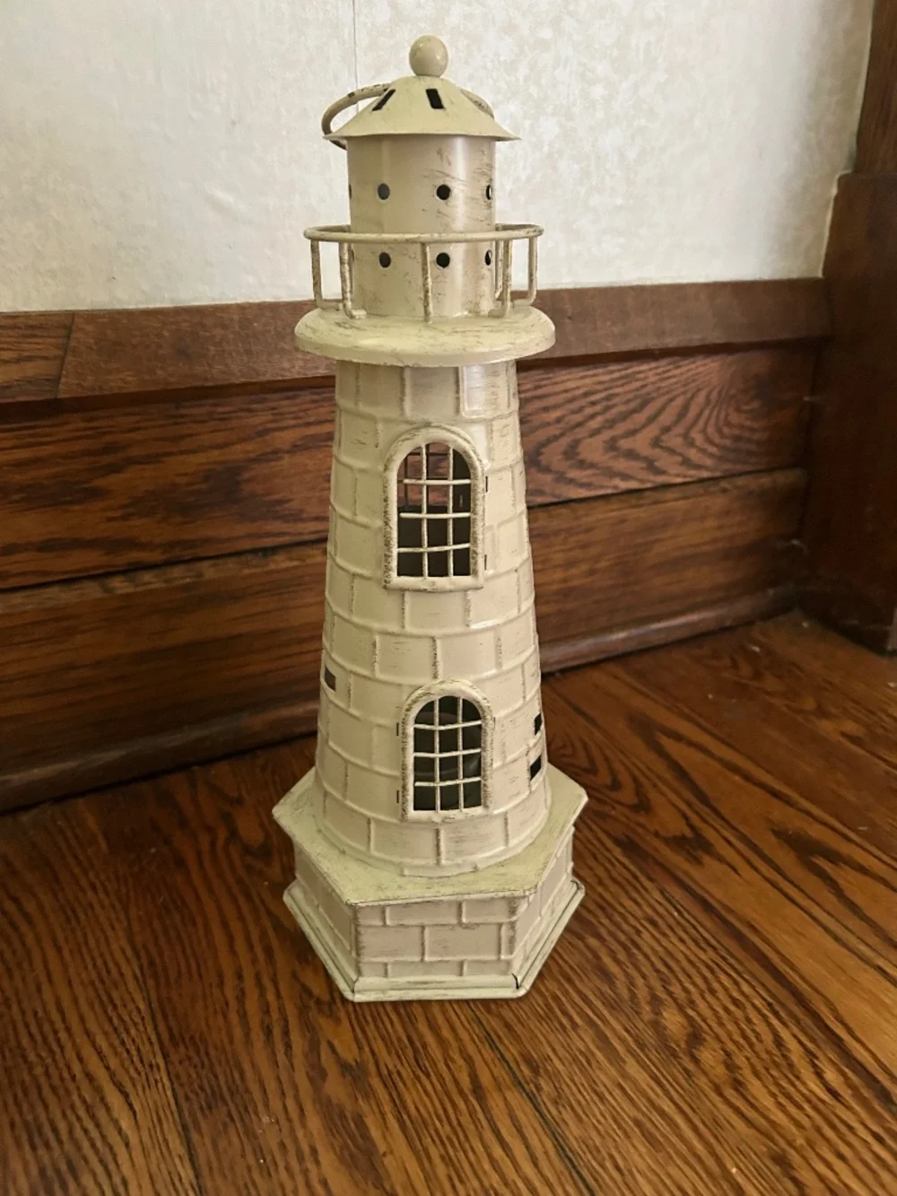 Lantern - Picture 1 of 1